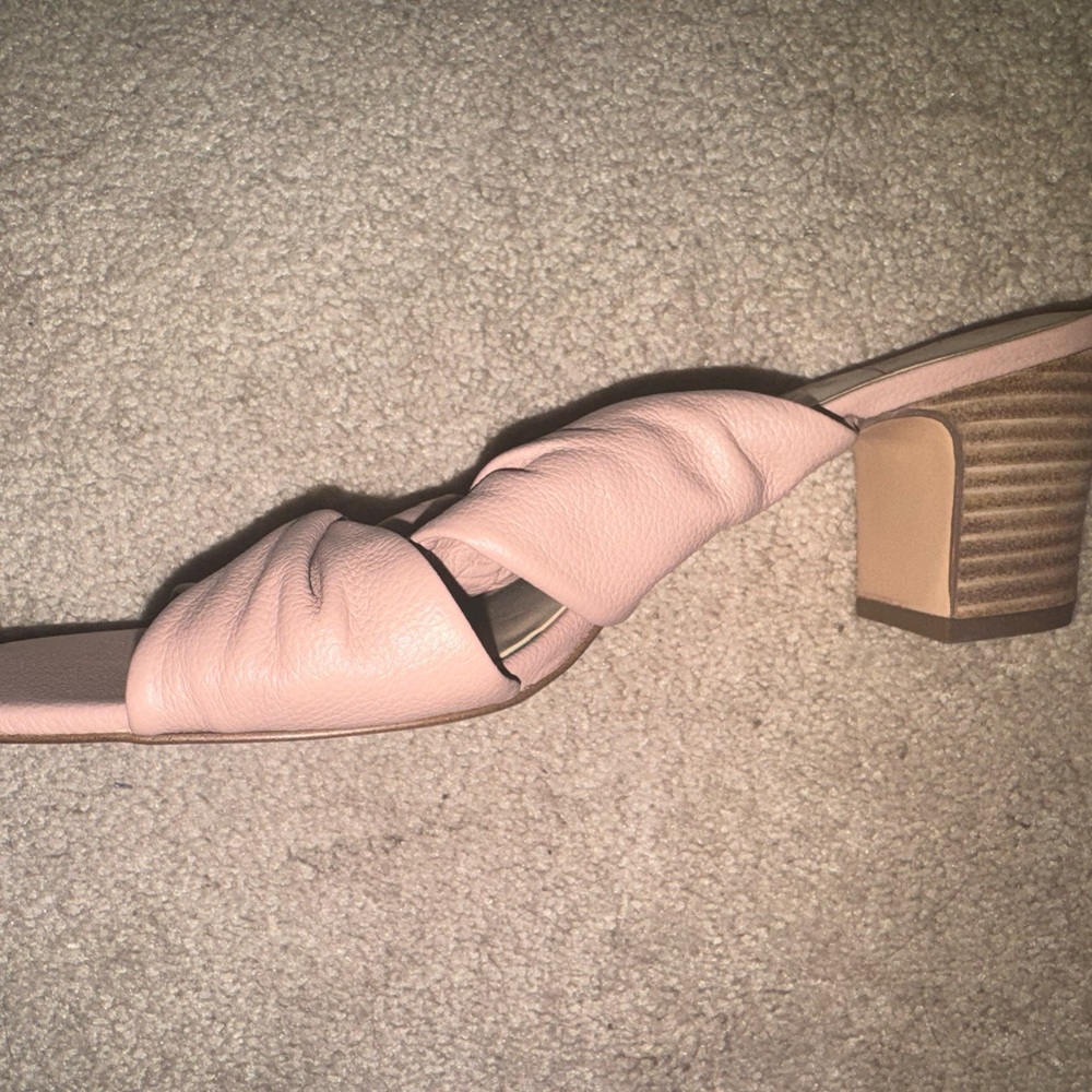 Sole Society Women's Mauve Knotted Mules - Picture 3 of 3